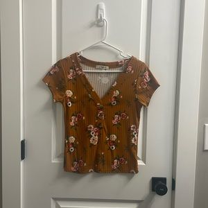 Burnt orange tee shirt